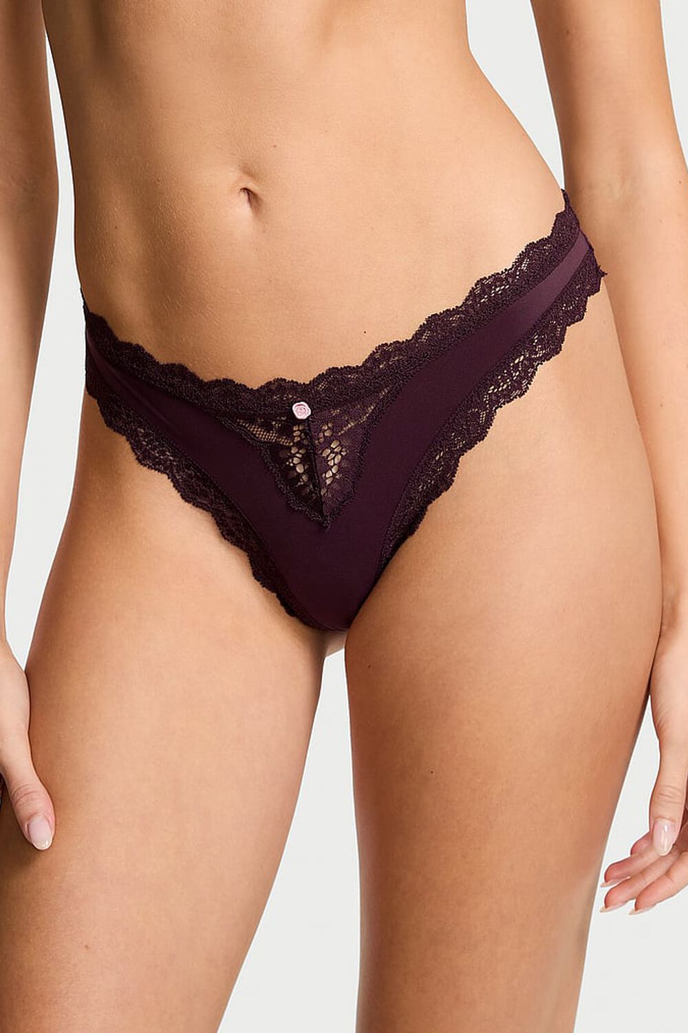 Трусики стрінги з мереживом 549497014 violet Victoria`s Secret