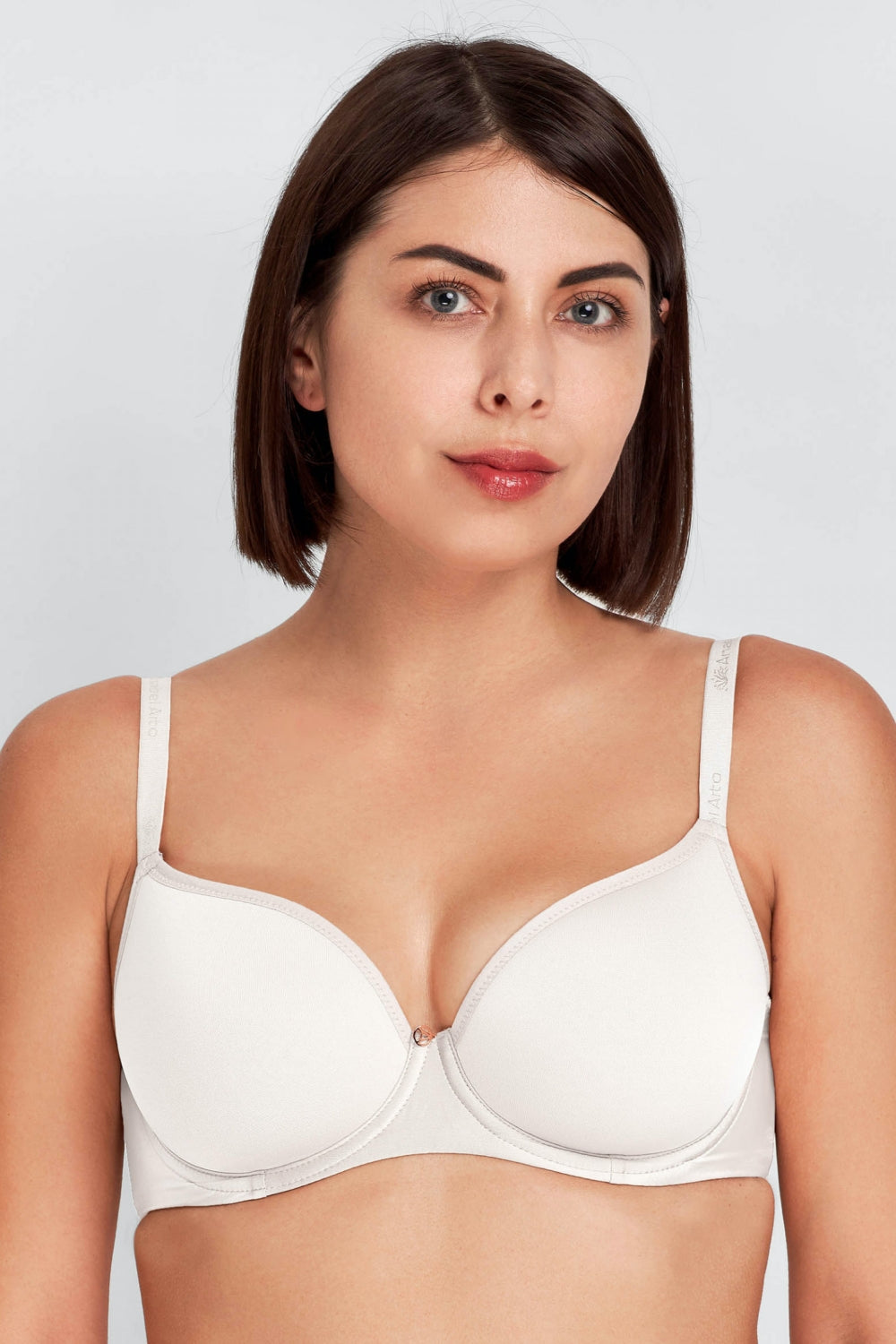 Гладкий бюстгальтер на косточках 7005-017 champagne