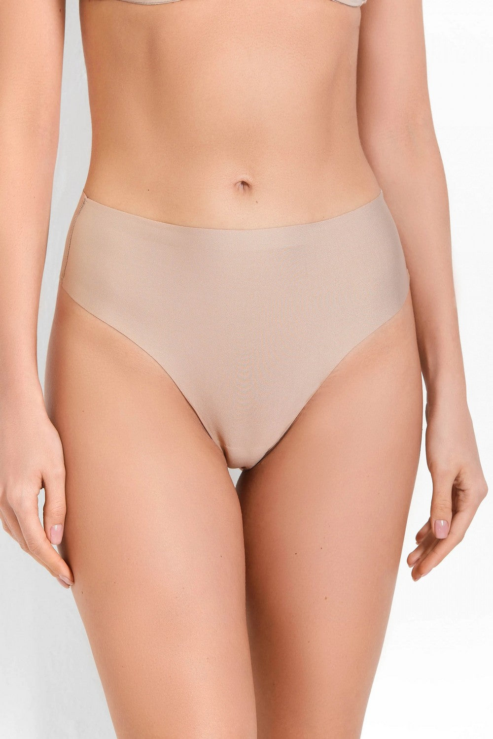 Бесшовные стринги из микрофибры 7030-13 natural