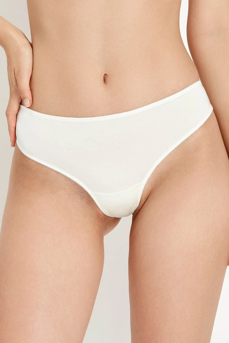 Трусики бразилиана из микрофибры 8169-22 champagne