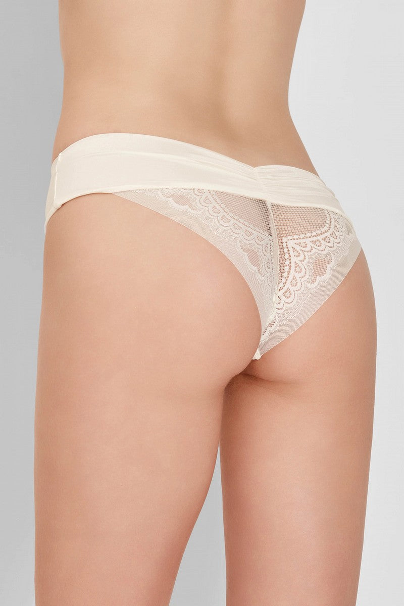 Трусики бразилиана с кружевом 8174-21 champagne