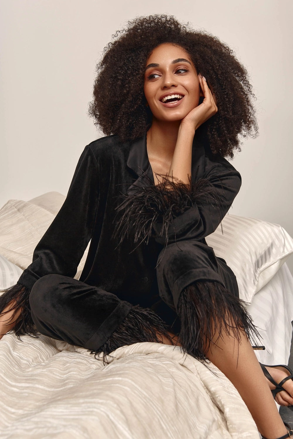 Велюровая пижама с перьями 8175-6216-4 black