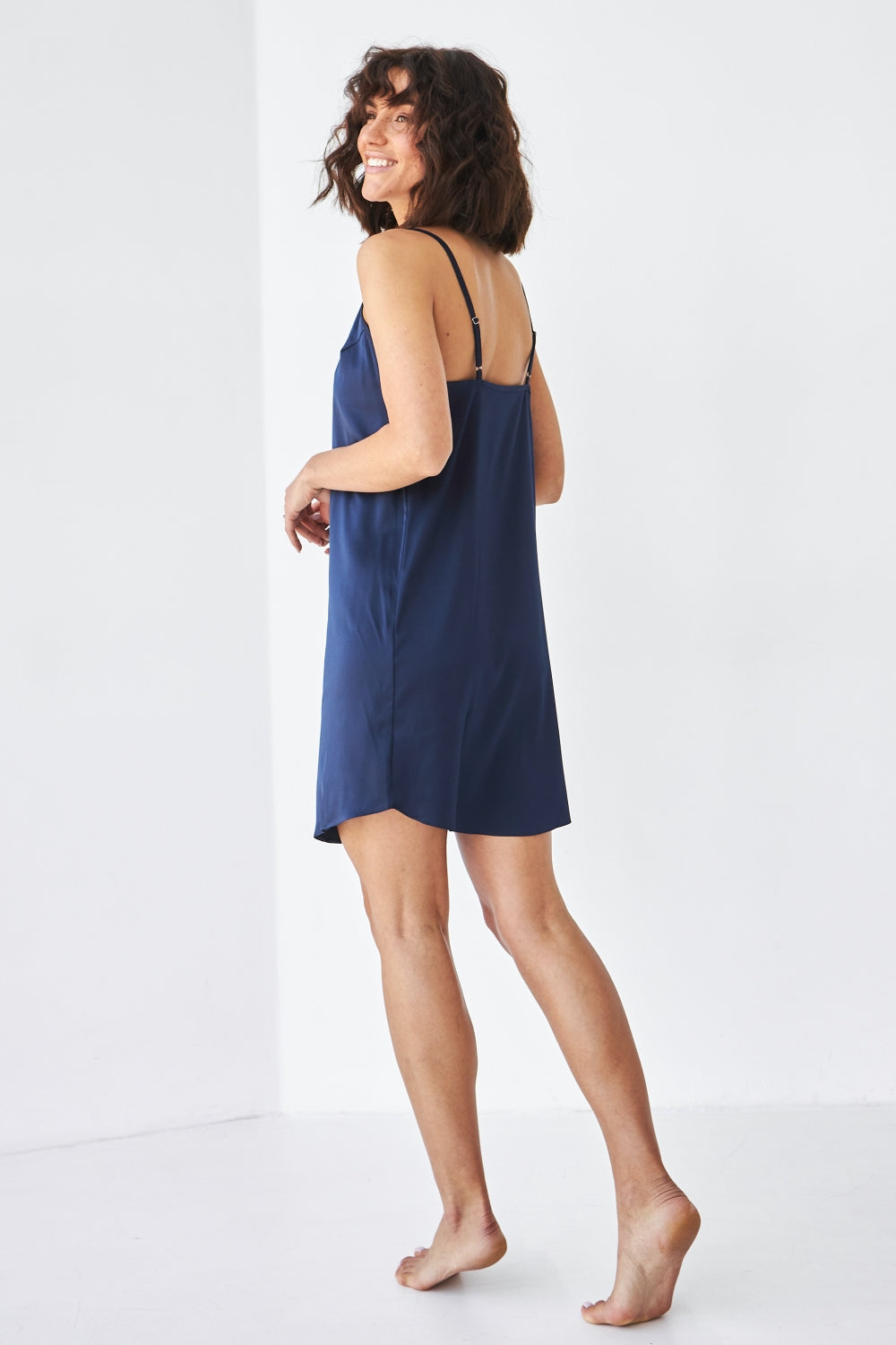 Ночная сорочка на тонких бретелях 0319 dark blue