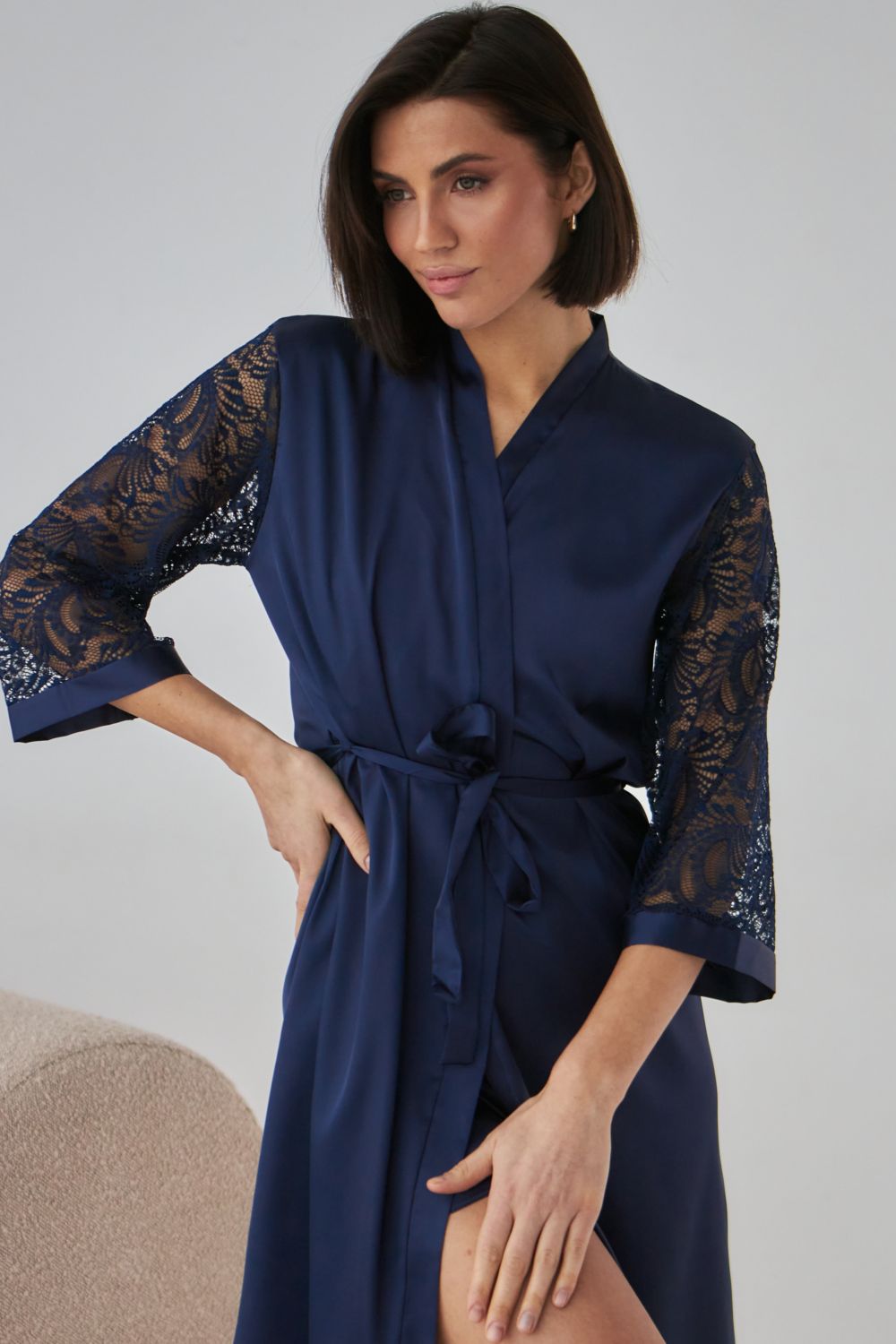Шелковый халат с кружевными рукавами 0337 dark blue