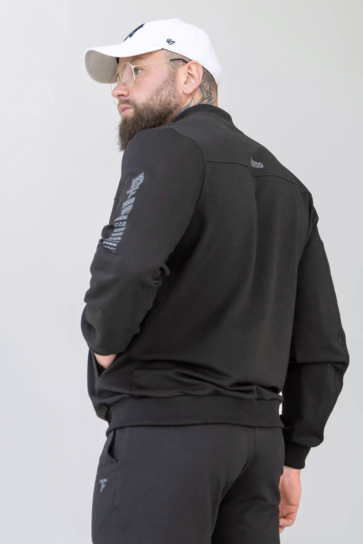 Мужской трикотажный бомбер AM1-LD10