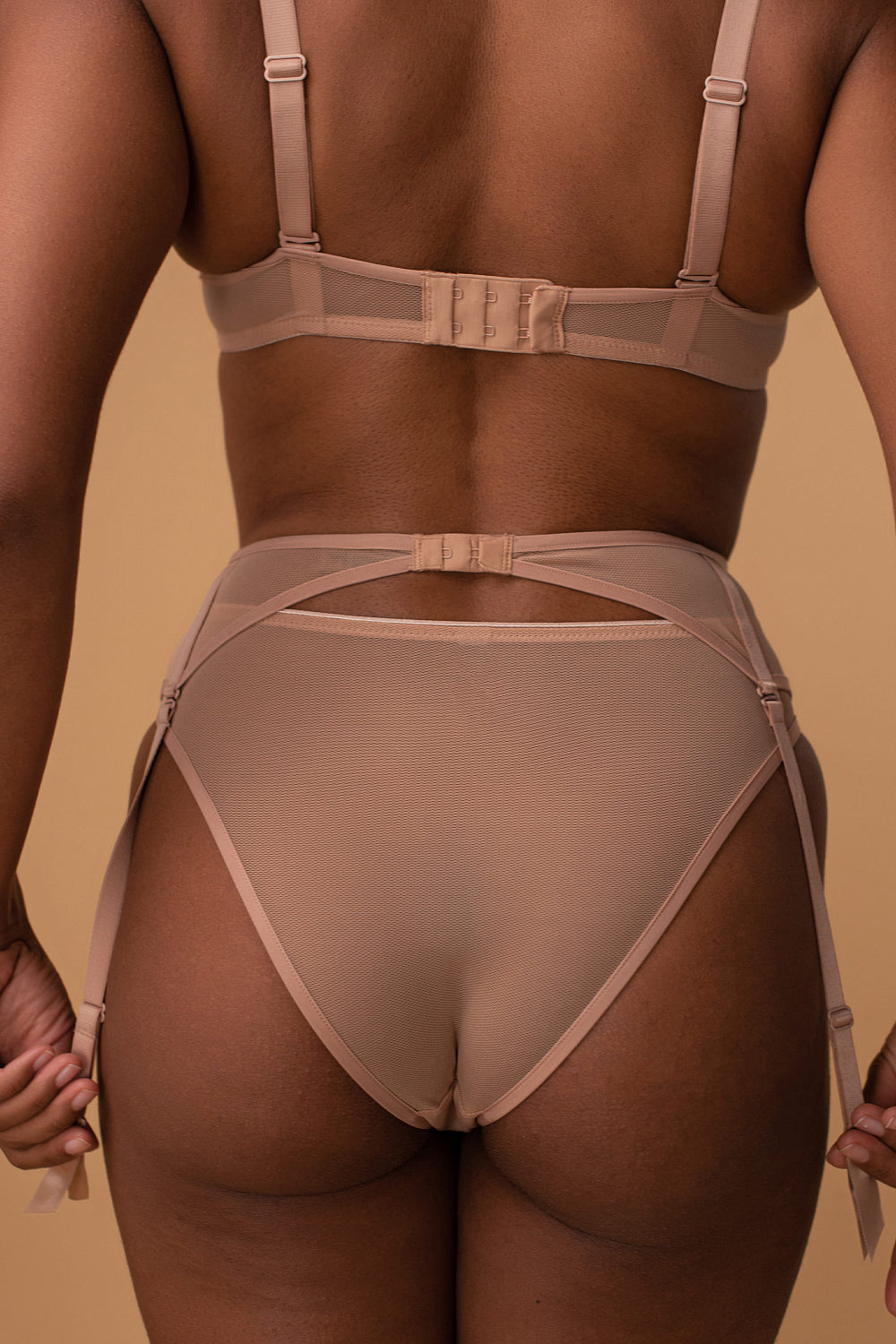 Пояс для чулок из микросетки SLZ23602006/006LC nude