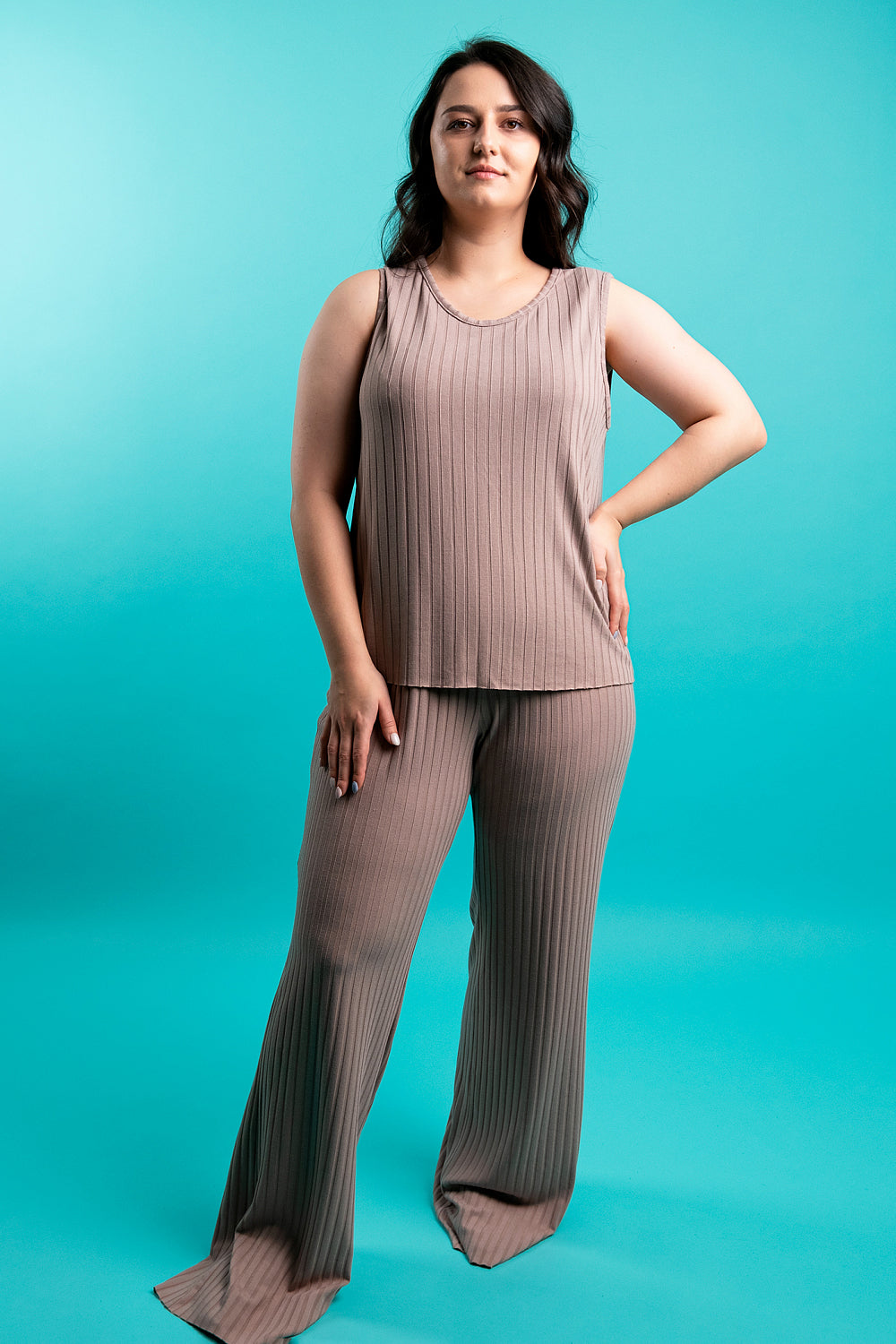 Трикотажные брюки в рубчик HOM2216010 mocco