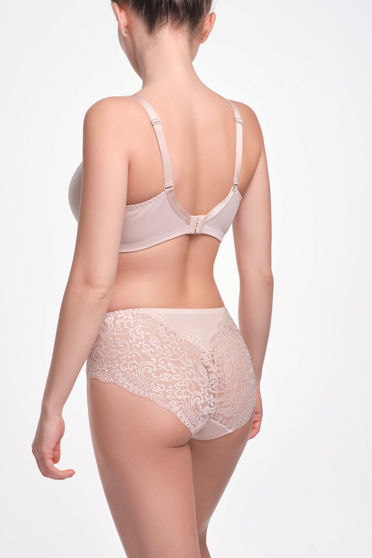 Напівдубльований бюстгальтер 011 12 03 Sofia