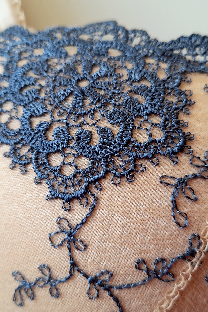 Бюстгальтер пуш-ап с вышивкой Cameron