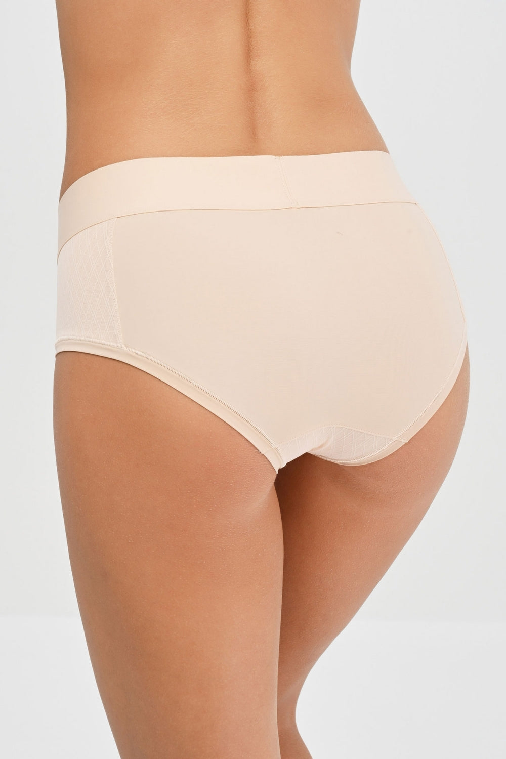 Шортики с широким поясом 11N4 Smooth Lines beige dore