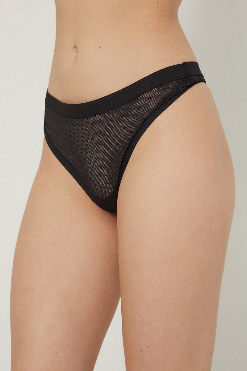 Трусики стринг из микросетки DK8621 black