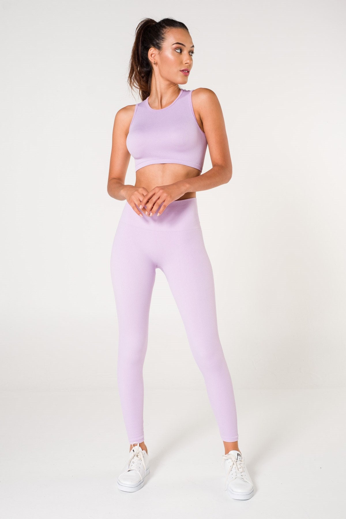 Бесшовные спортивные леггинсы в рубчик 1550 lila