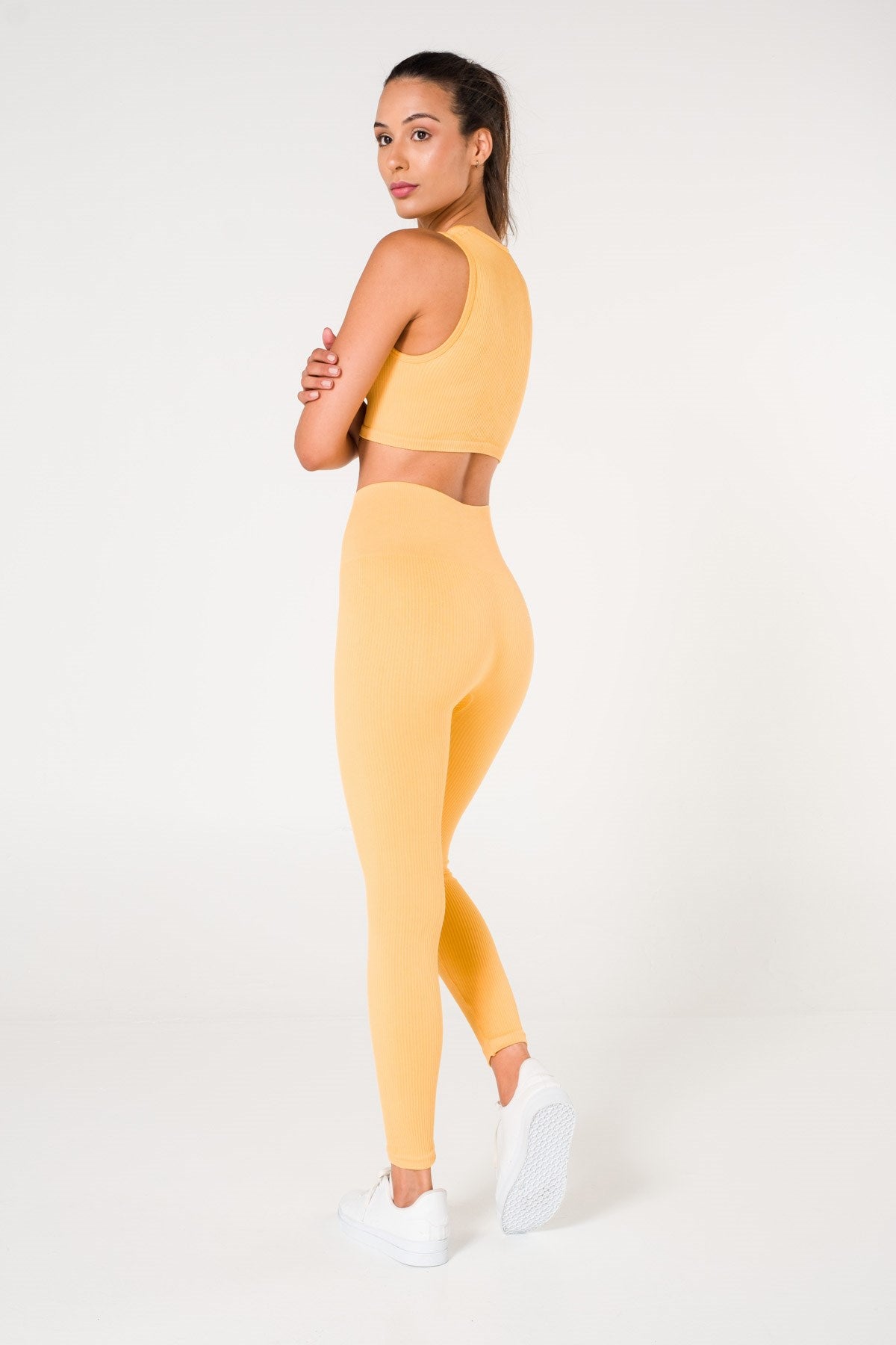 Бесшовные спортивные леггинсы в рубчик 1550 mustard