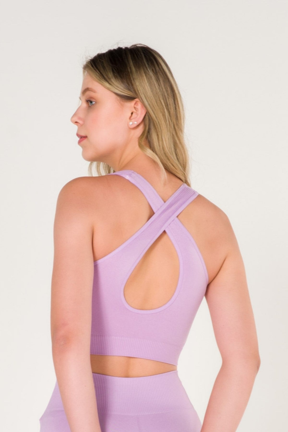 Бесшовный спортивный топ 1610 lila