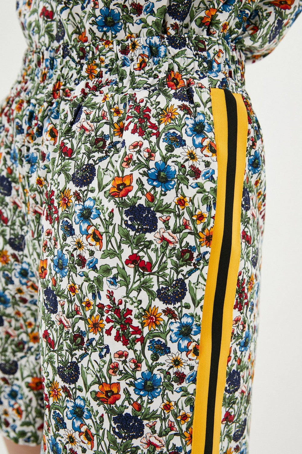 Хлопковый костюм с цветочным принтом 21040