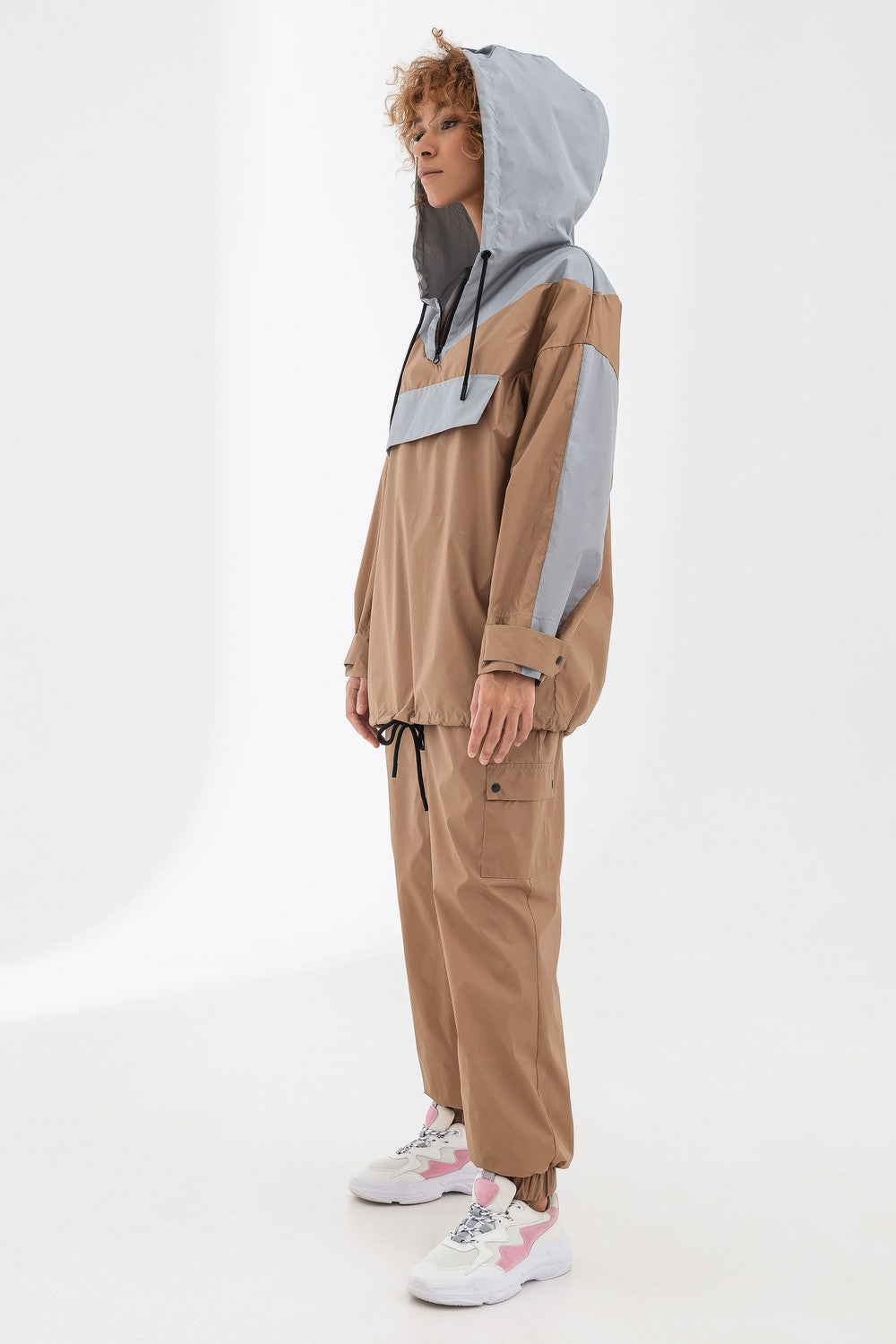 Спортивный костюм из плащевой ткани 21071-4 brown