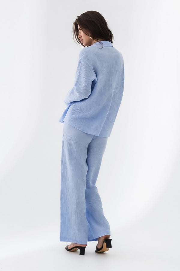 Муслиновый костюм на пуговицах 22014-1 blue