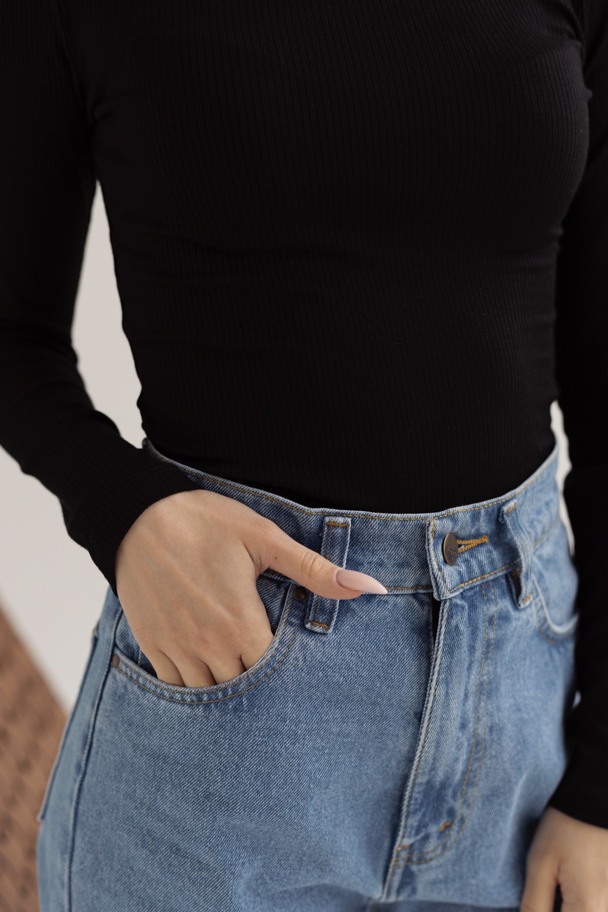 Лонгслив из вискозы 23011-1 black