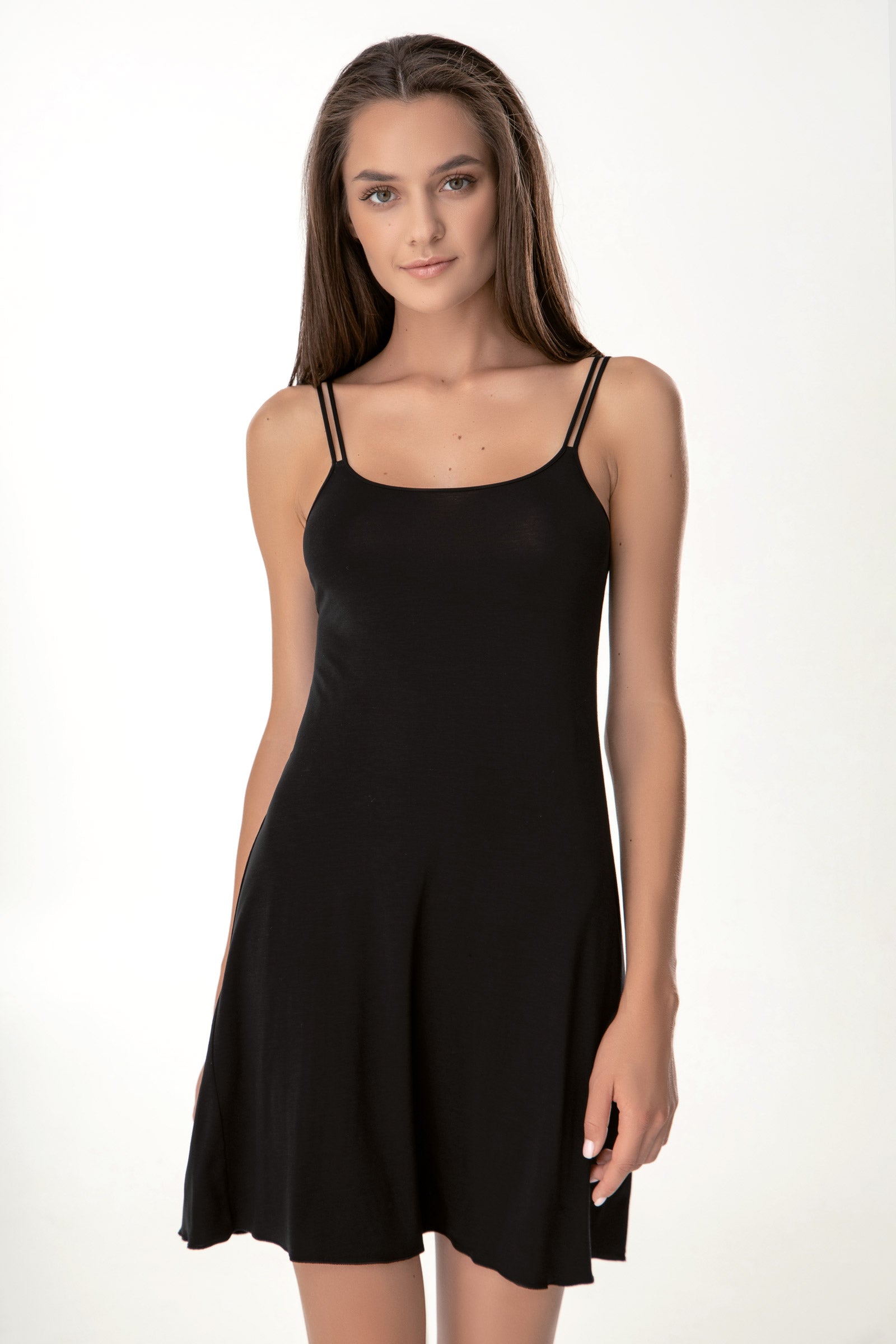 Сорочка из вискозы на тонких бретелях 8504/11 Polina black