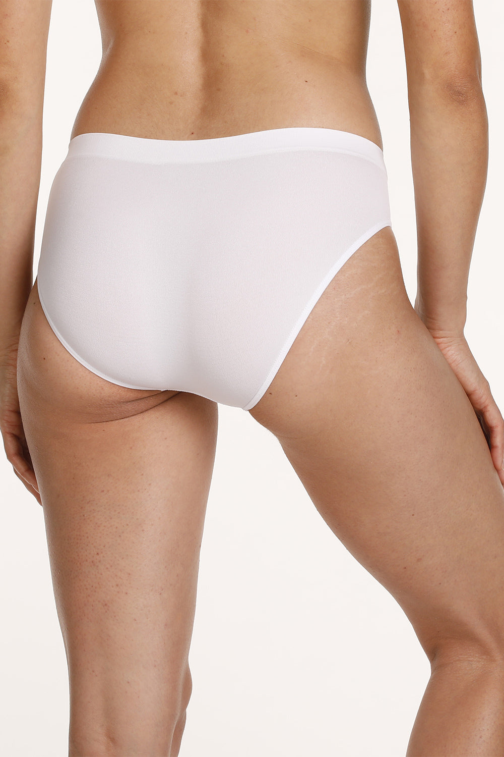 Бесшовные трусики слип BEZ5000BI-01