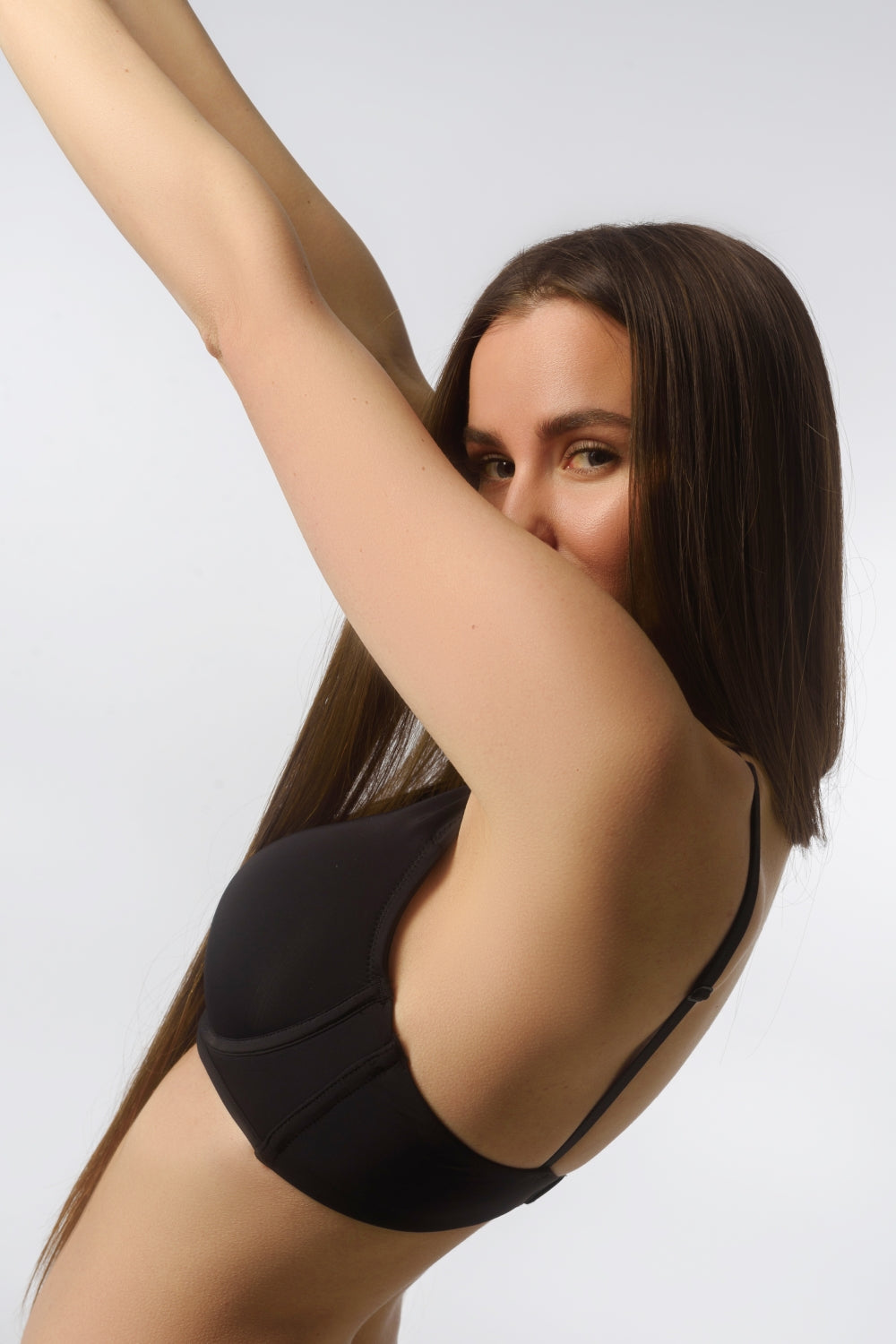 Бюстгальтер с формованными чашками L1526A black