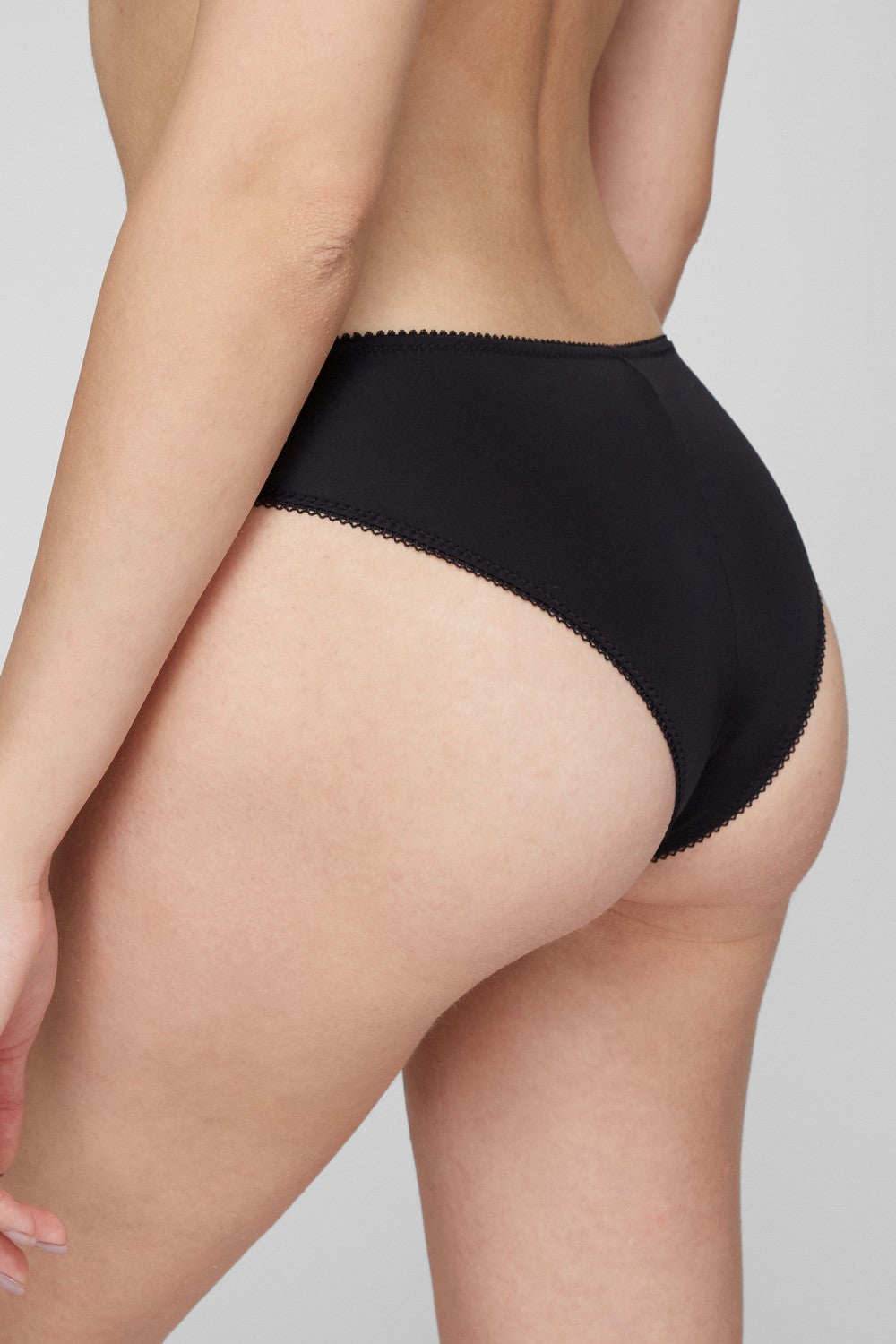 Трусики брифы из микрофибры LU110-01 black