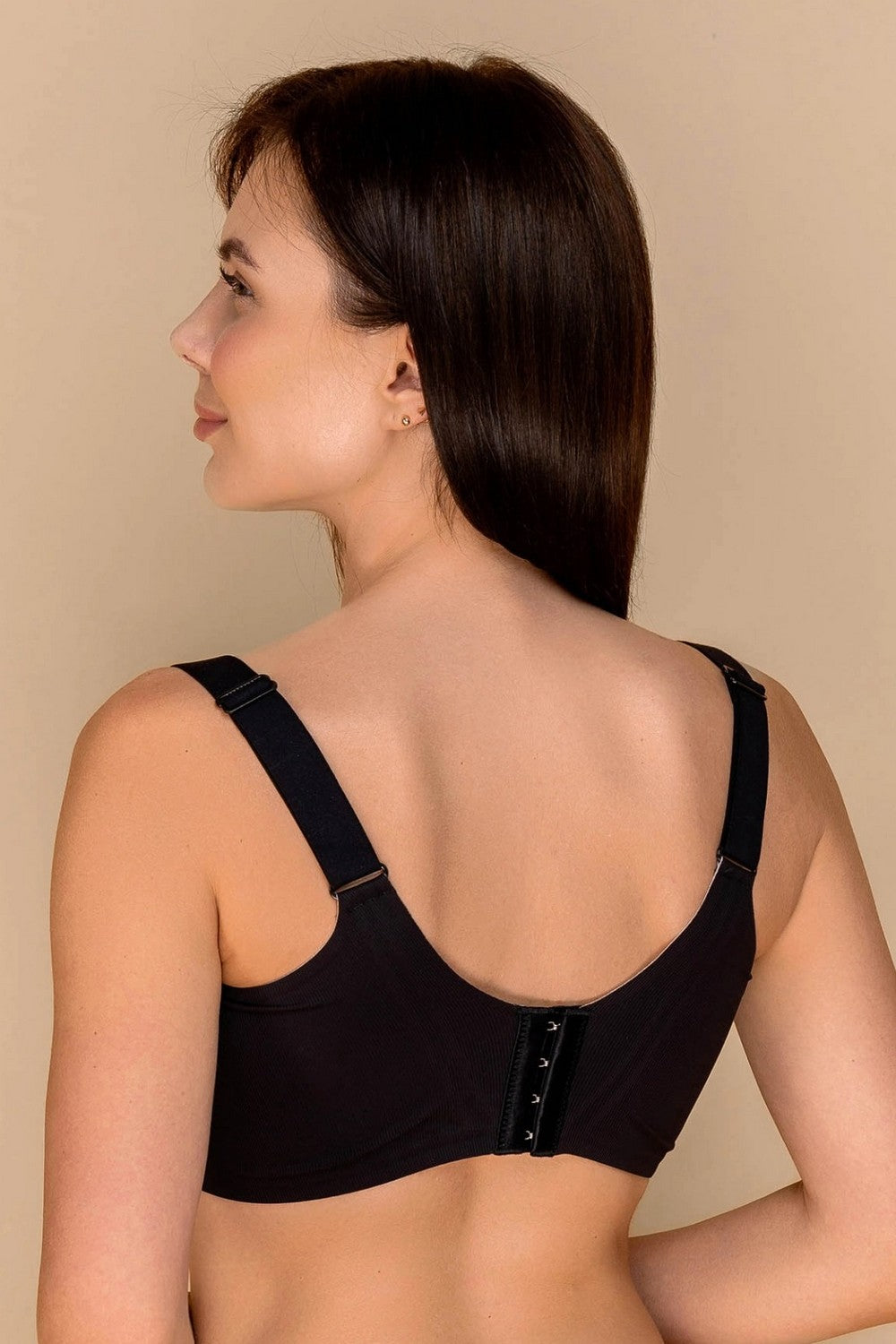 Бесшовный бюстгальтер в рубчик 881-075 black