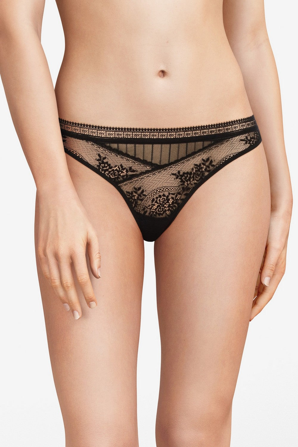 Трусики бразилиана из кружева 47H7 Maddie black
