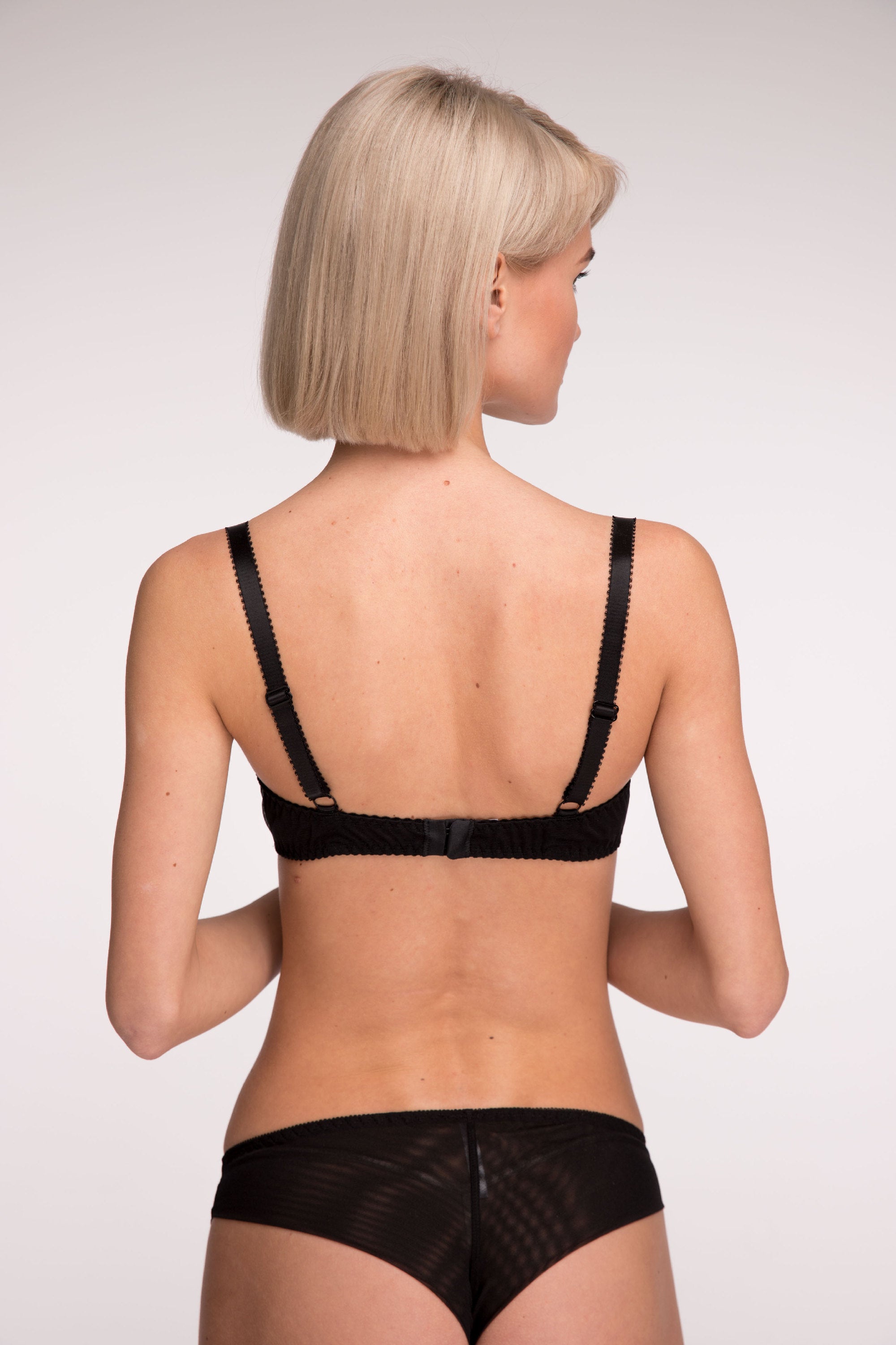 Мягкий бюстгальтер с вышивкой MN-1301 black/grey