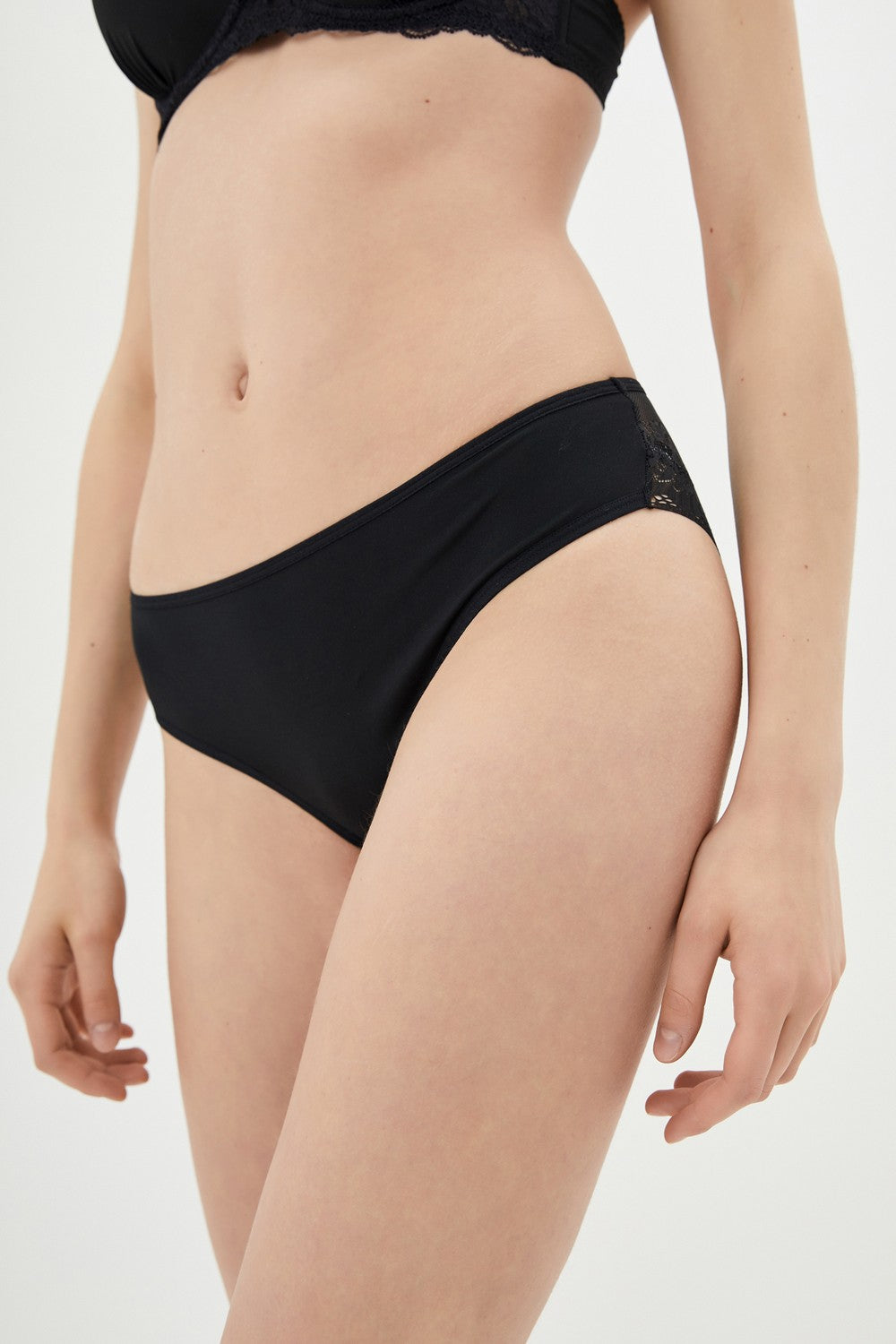 Трусики брифы с кружевом P-2507