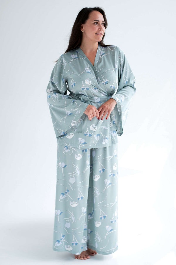 Атласная пижама с цветами 1904 olive