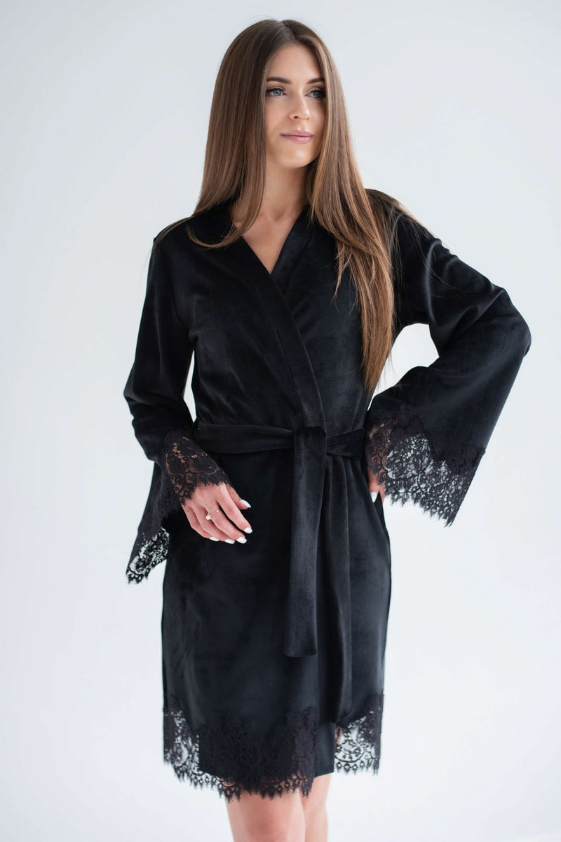 Велюровый халат с кружевом 1930 black