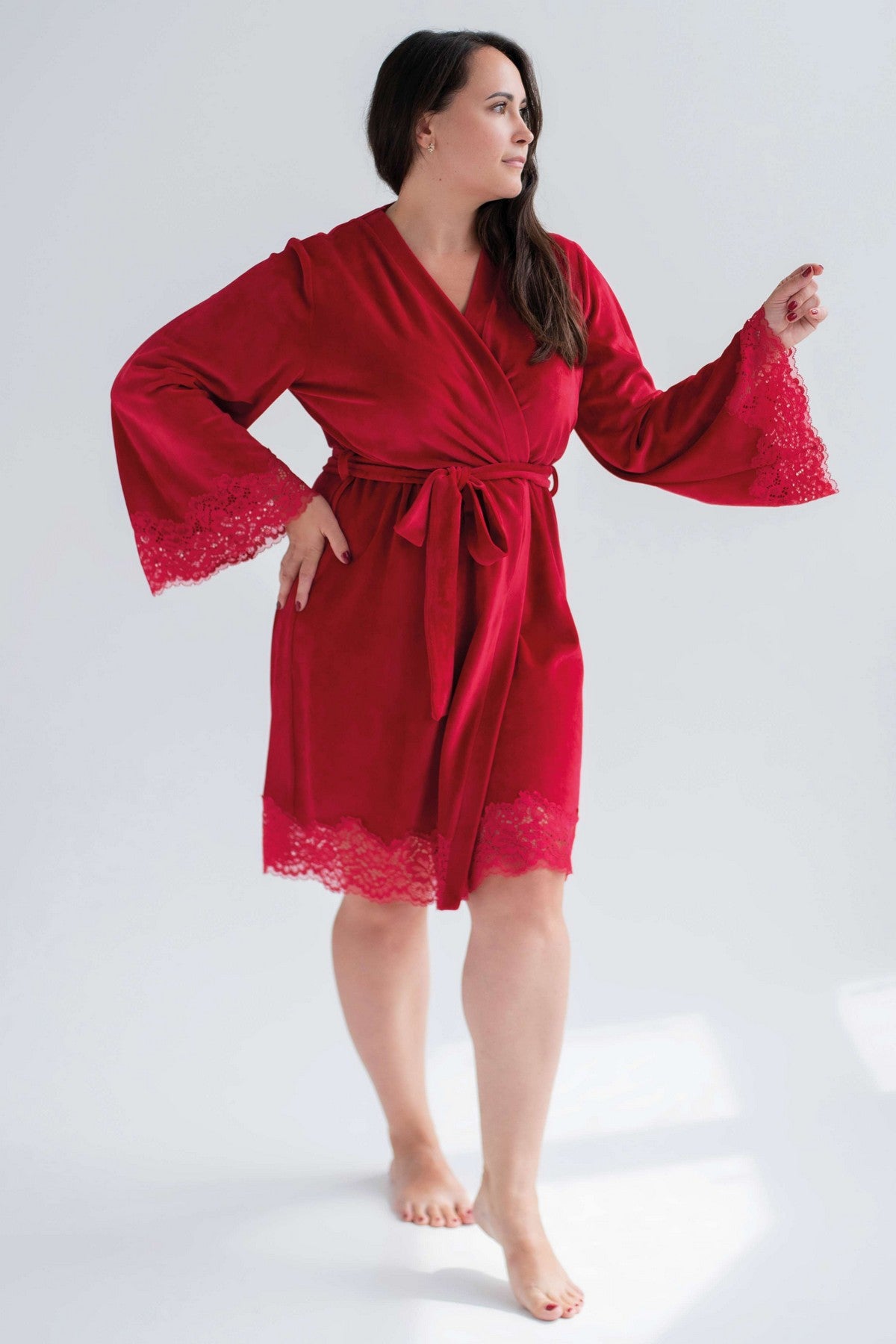 Велюровый халат с кружевом 1930 red