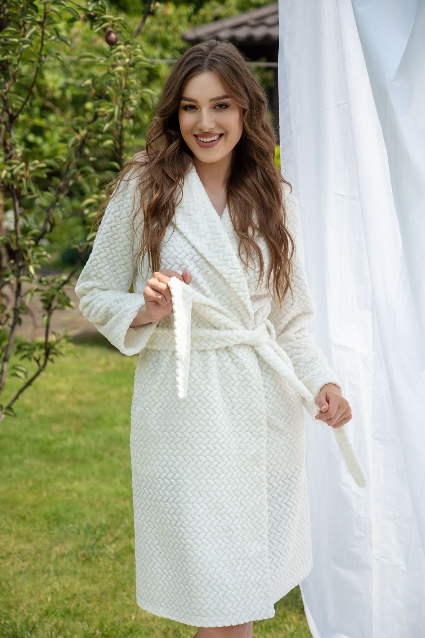 Плюшевый халат с объемным рисунком 2337 ecru