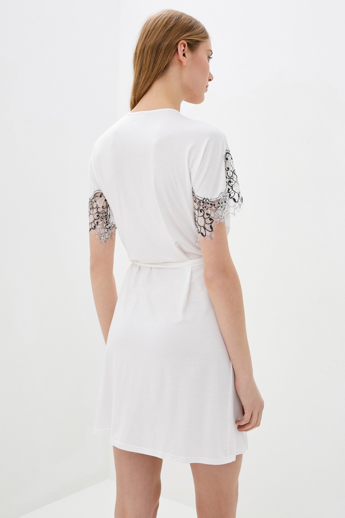 Халат с кружевом 033 Ecru