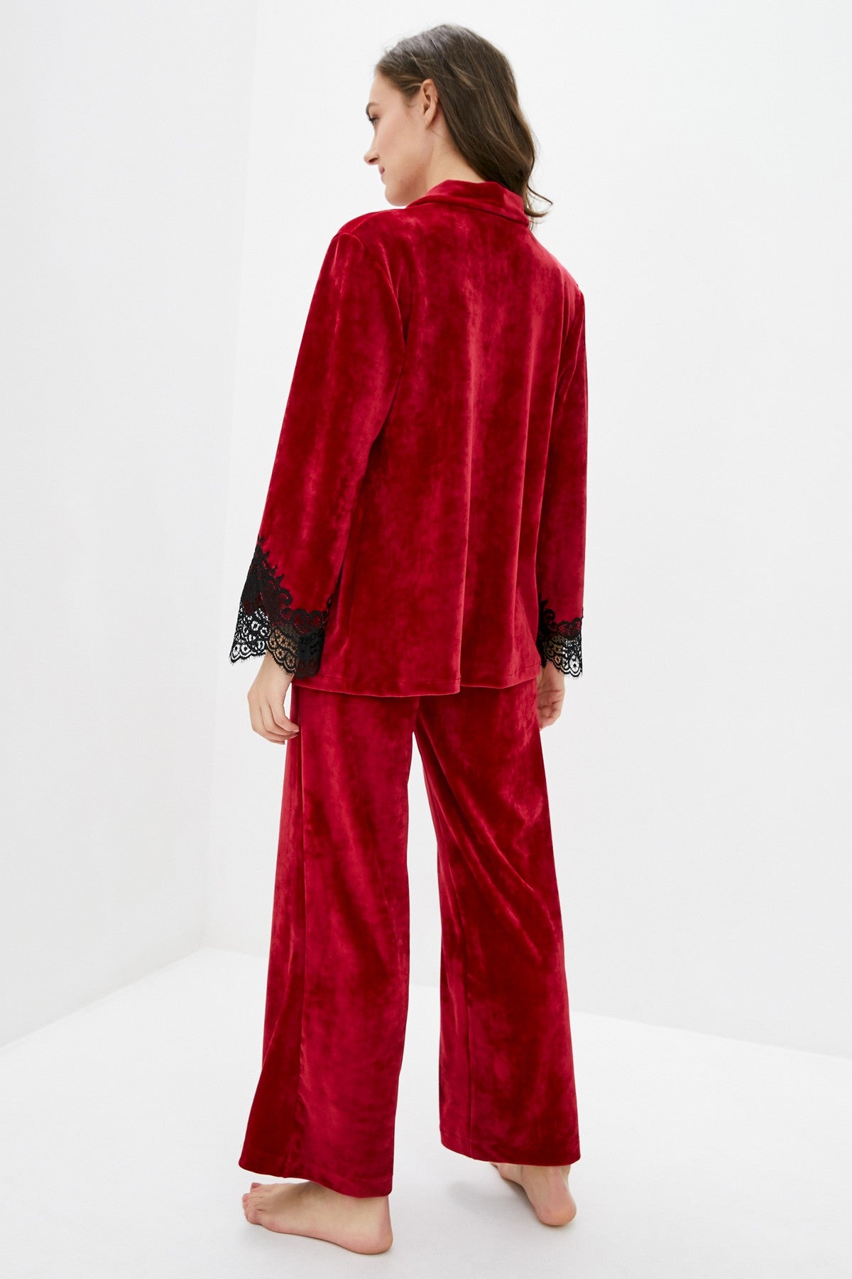 Велюровый комплект с кружевом 127 Wine