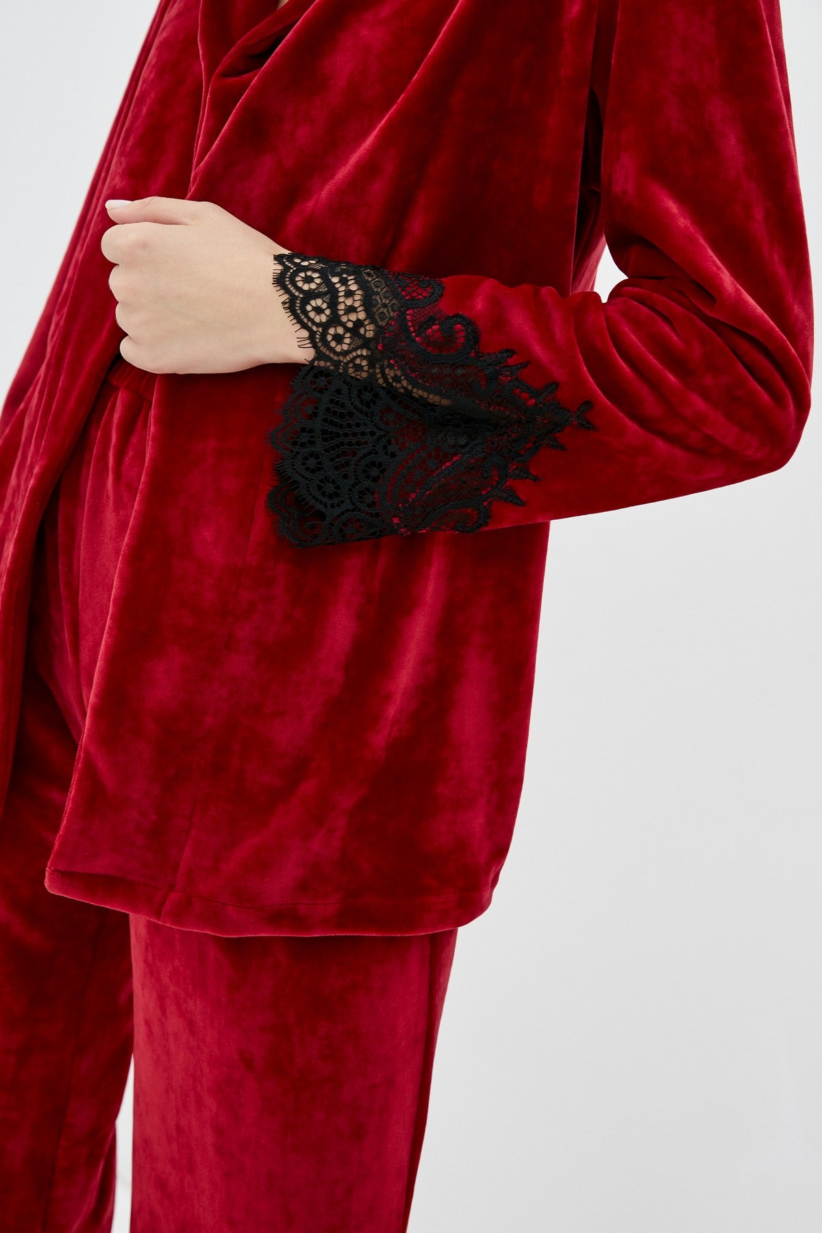 Велюровый комплект с кружевом 127 Wine