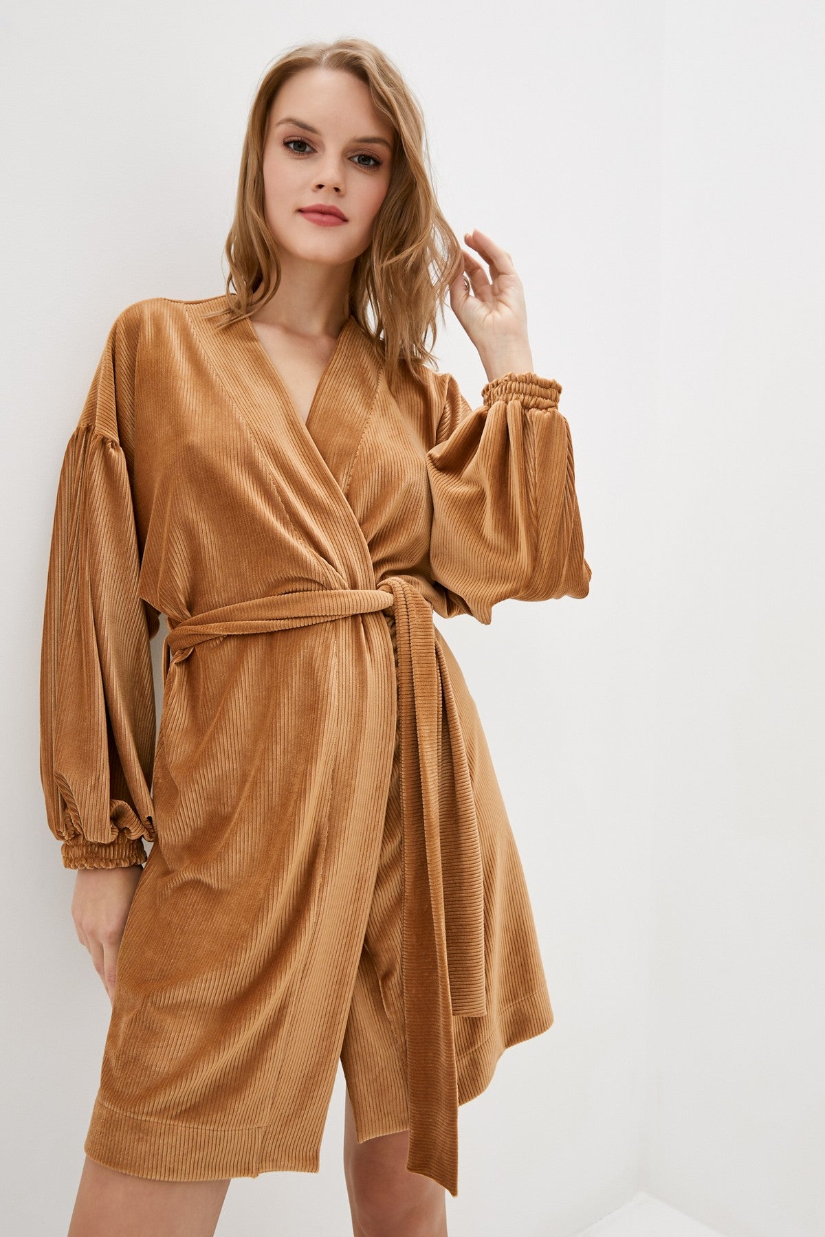 Халат с объемными рукавами 238 Camel