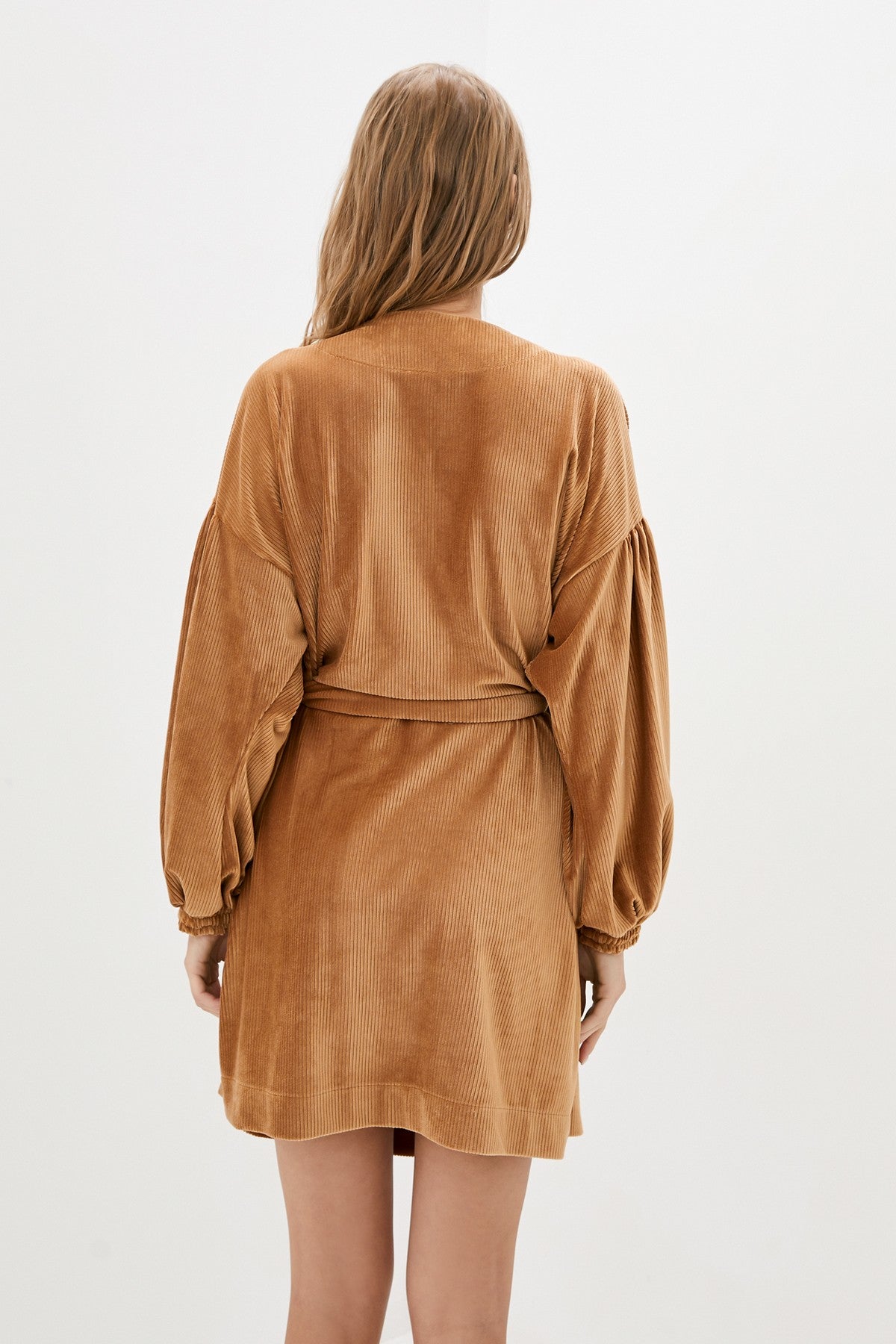 Халат с объемными рукавами 238 Camel