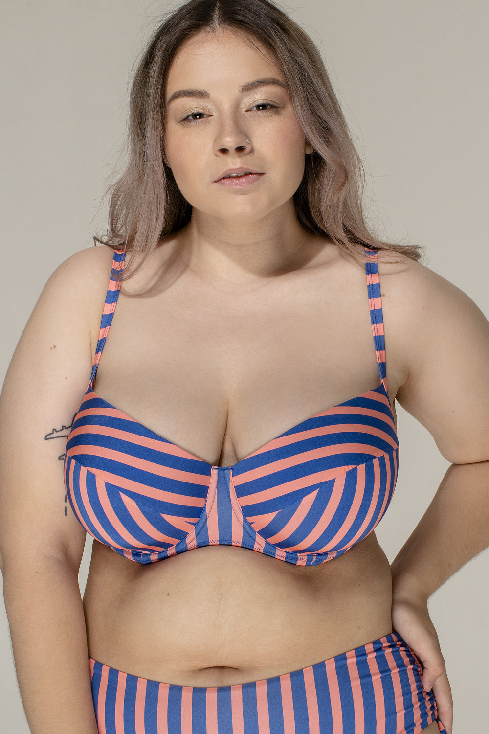 Купальный бюстгальтер в полоску SO205533/533V