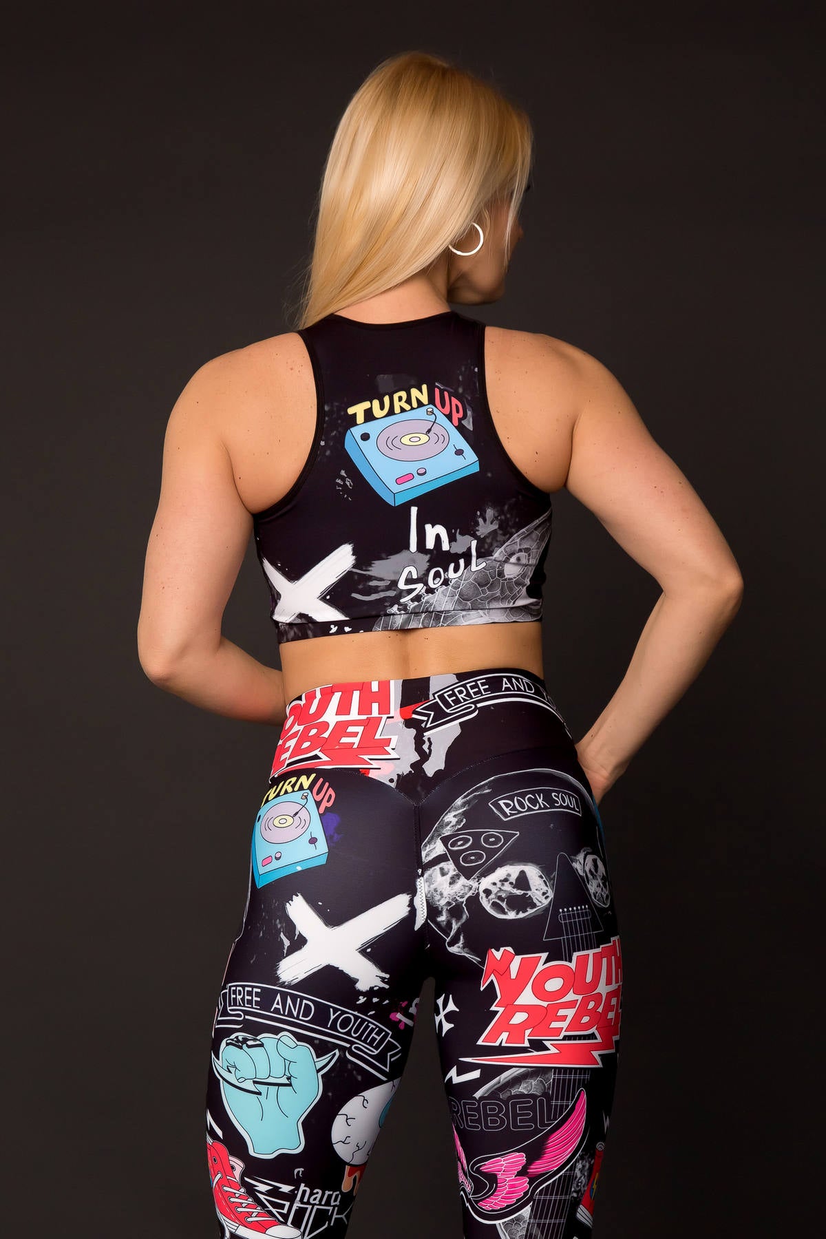 Спортивний топ з яскравим принтом Stickers T2-P67