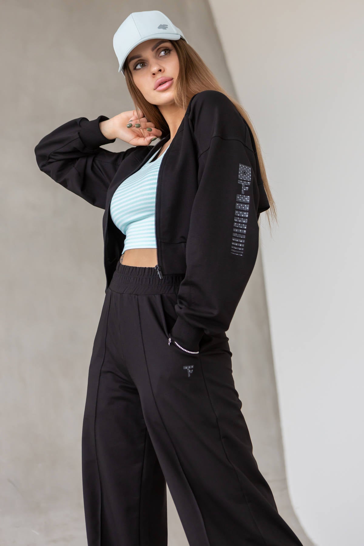 Бомбер на молнии A4-LD10