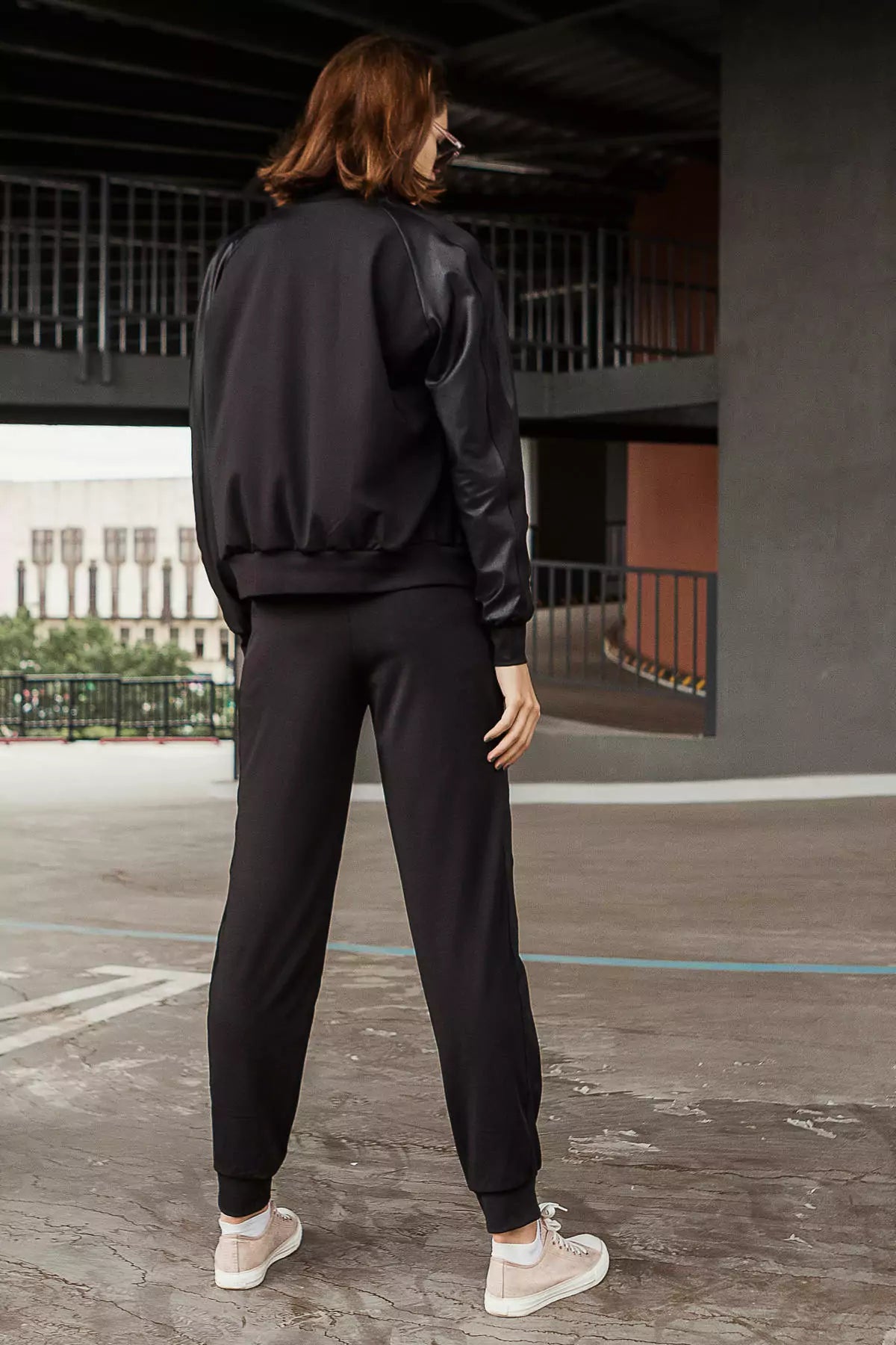 Бомбер с кожаными рукавами B3-C10