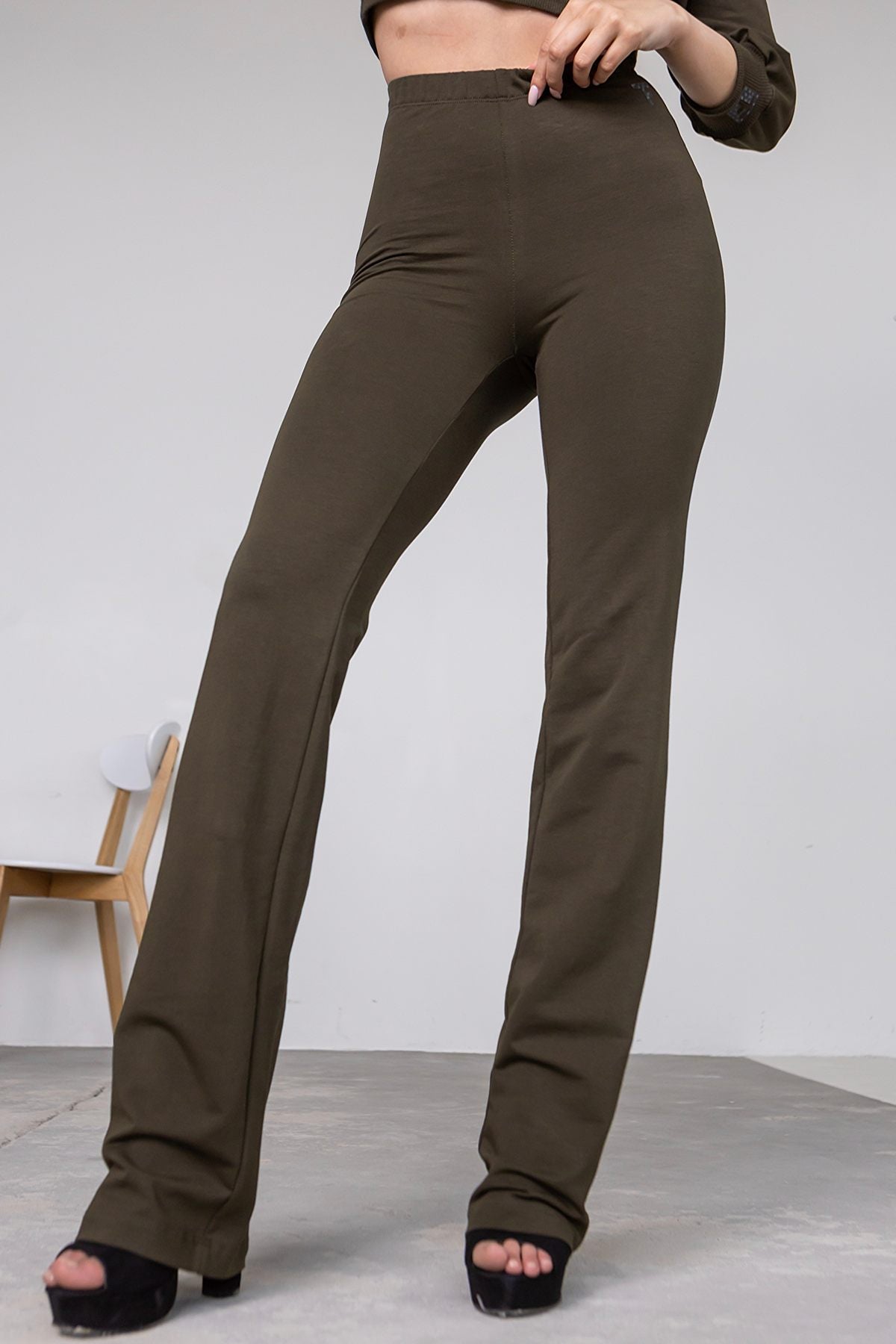 Прямые брюки на резинке E5-LD36