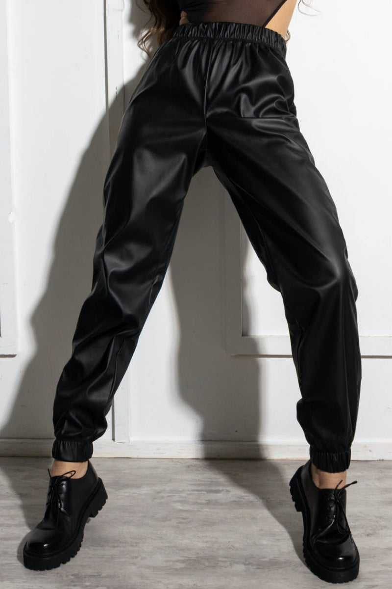 Брюки-джоггеры из эко-кожи E8-K10