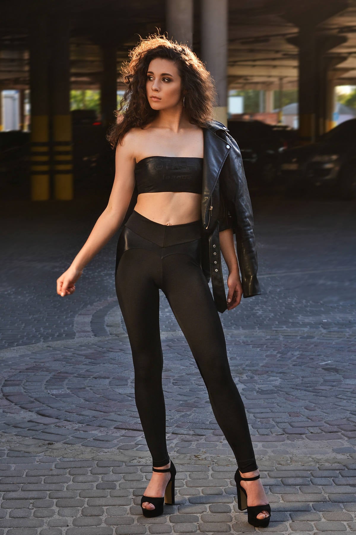 Спортивные леггинсы с сеткой LG16-C25