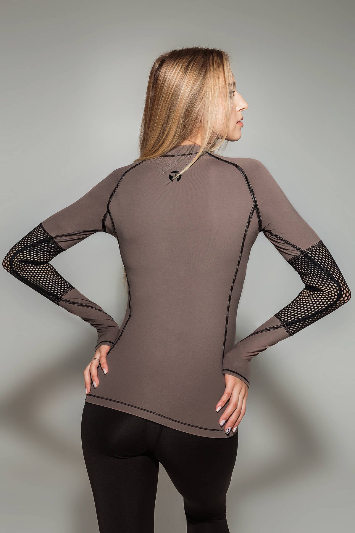 Спортивный рашгард с сеткой RWB4-C39 (без леггинсов)