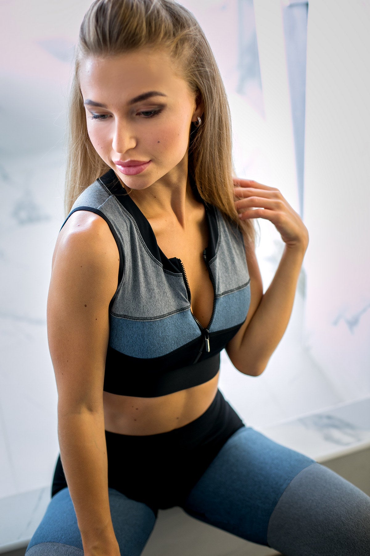 Спортивный топ с молнией T102-C33/34