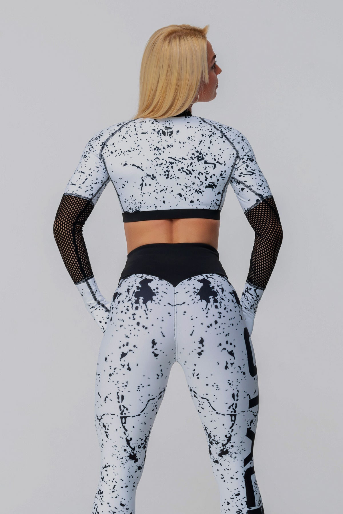 Спортивный кроп-топ с сеткой T14-C51