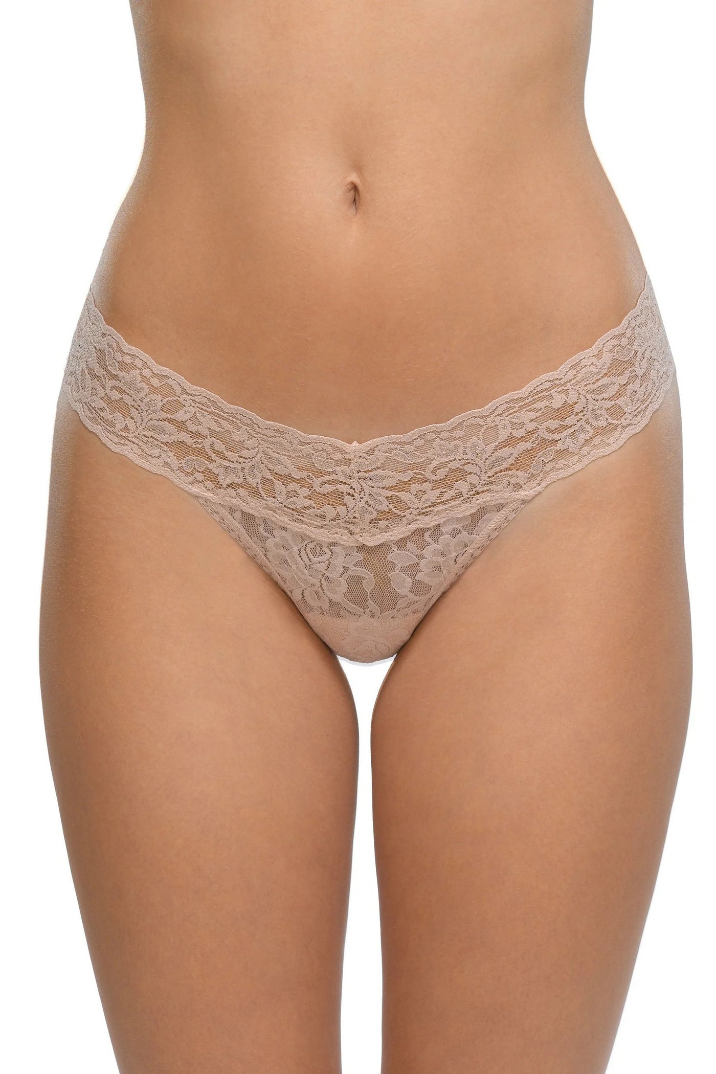 Трусики стринг 4911P Signature Lace chai